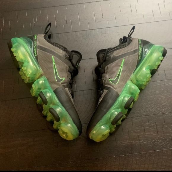 Nike 4.5 Air VaporMax Scream Green Shoes - Picture 2 of 11